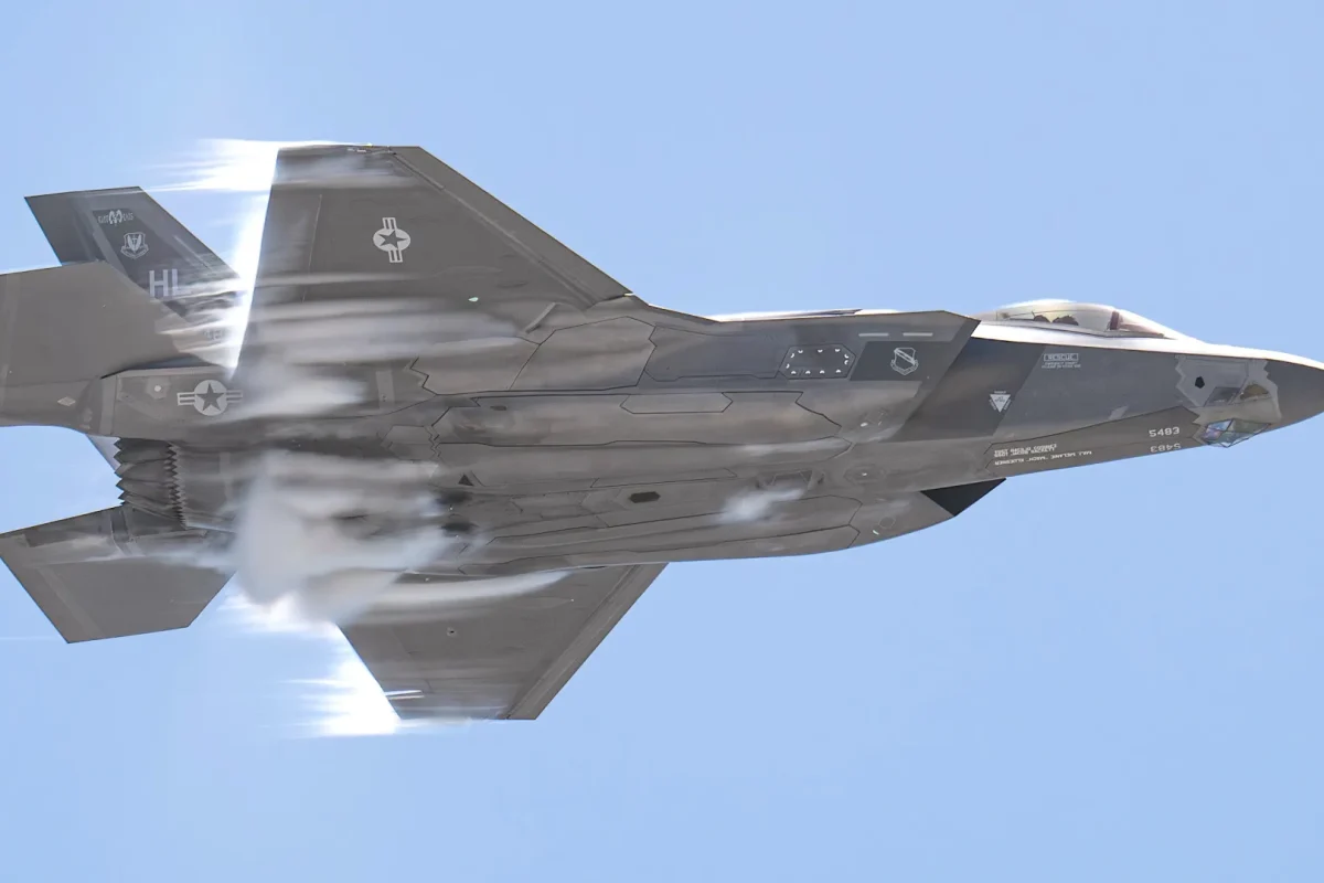 F-35 重启外挂油箱计划 隐身与航程的艰难取舍 海军成最大推手