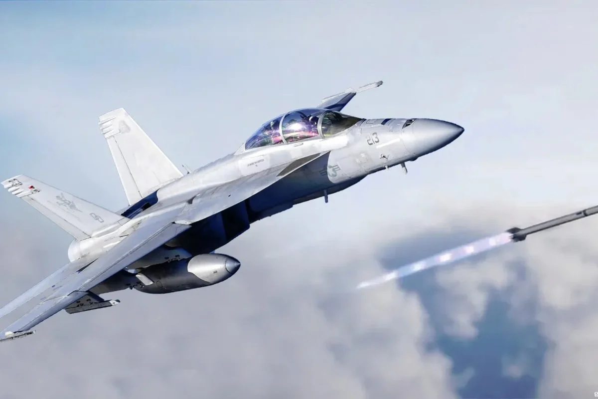 美军砸 6.7 亿美元量产 AIM-260 导弹 空中杀伤链向 “超视距霸权” 狂奔