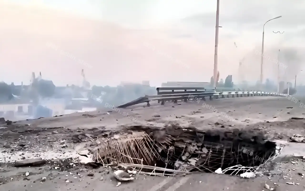赫尔松隔离岛与主城区交通中断后居民撤离-锋向兵库 ｜Gebin Military Arsenal
